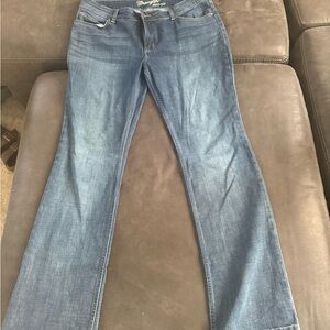 Wrangler Classic Boot Cut Jeans in Blue